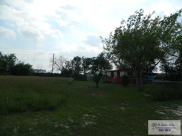 2nd image of 407 N Parker Rd