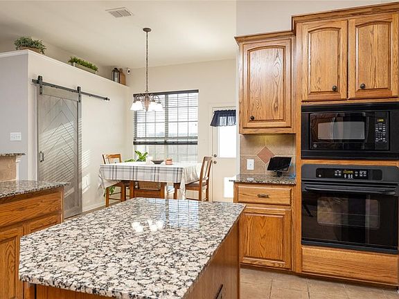 4th image of 1110 Mossy Rock Dr