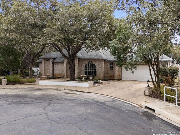 3rd image of 3906 Heights Way