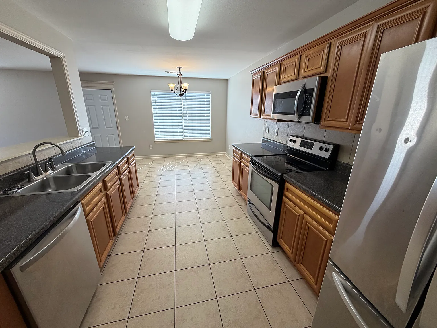 3 bed, 1328 sqft, $1,450 — Photo 4