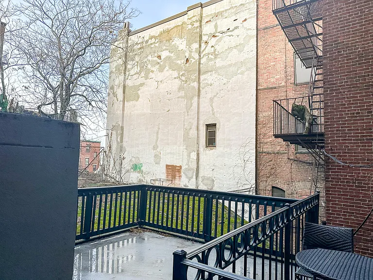 61 Phillips St #1A — Photo 8