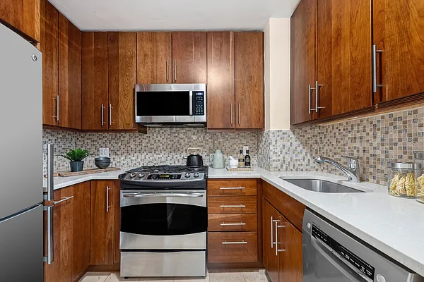 400 East 77th Street #8G in Lenox Hill, Manhattan | StreetEasy