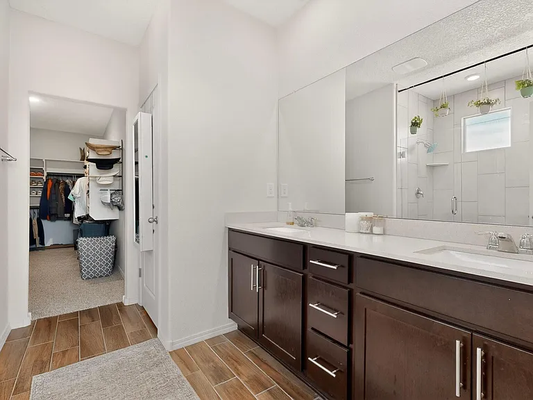 4139 Silver Springs Rd NE — Photo 17