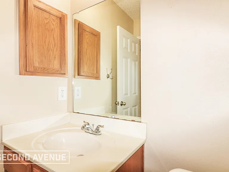 1017 La Mirada — Photo 19