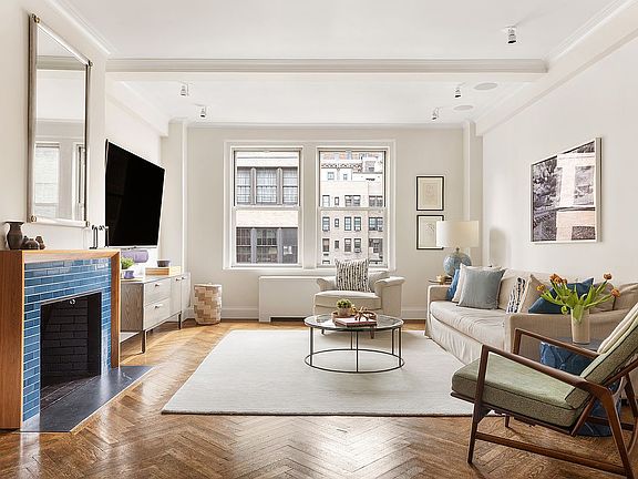 2nd image of 1070 Park Ave #14C