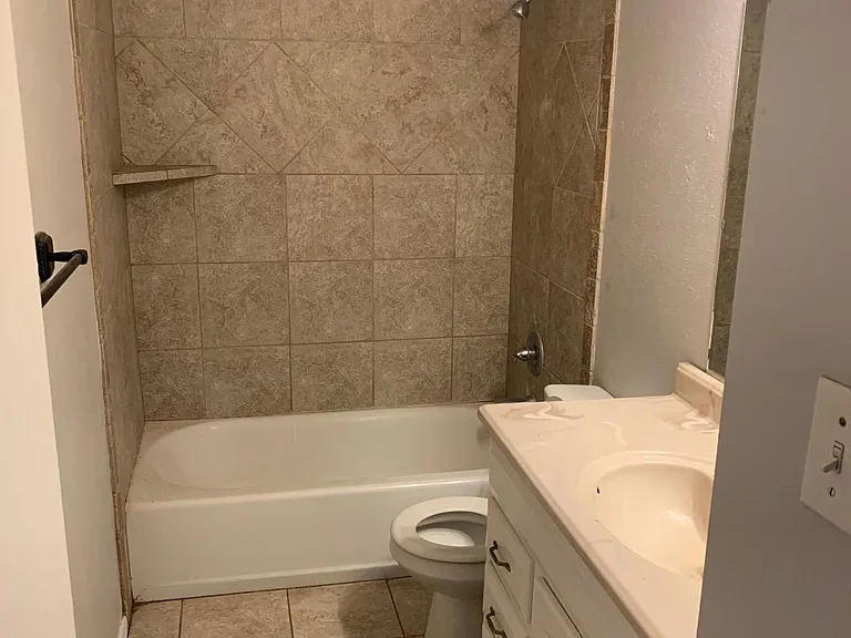 6409 23rd St — Photo 9