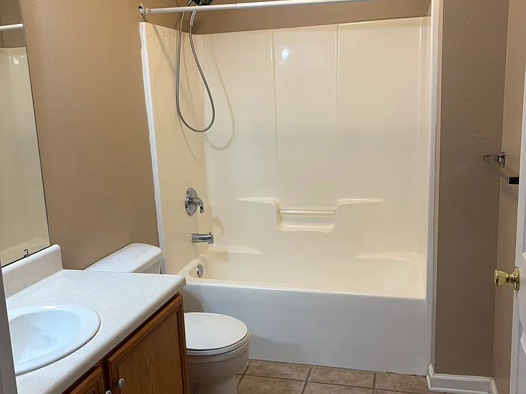 2738 W Tharpe St #2303 — Photo 7