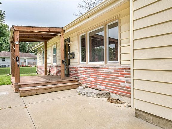 5th image of 3908 N Denver Ct