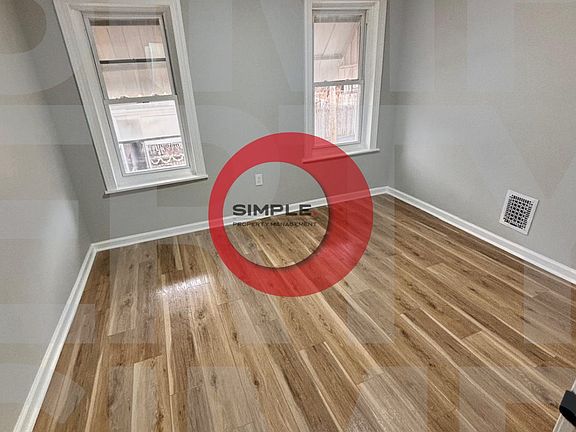 4th image of 426 Wunder St