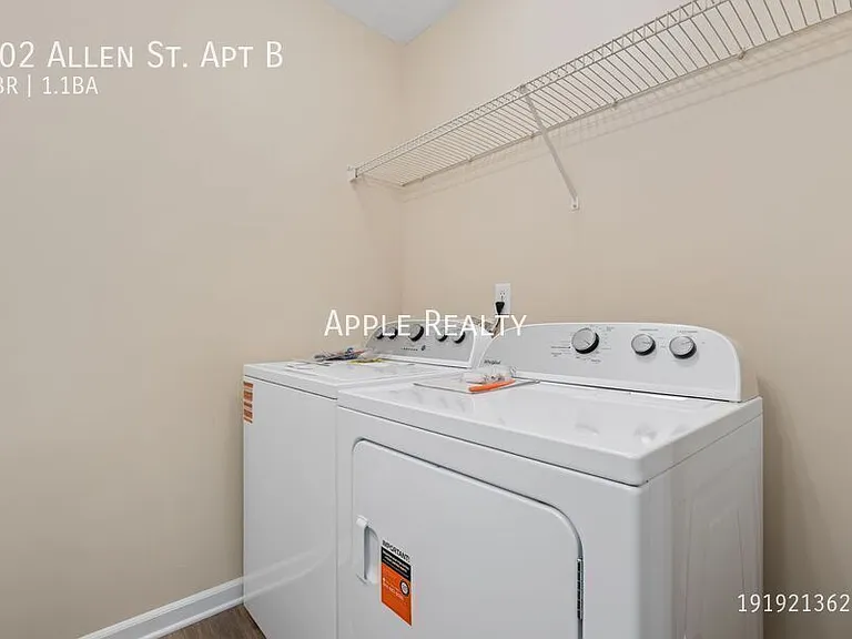 202 Allen St #B — Photo 14