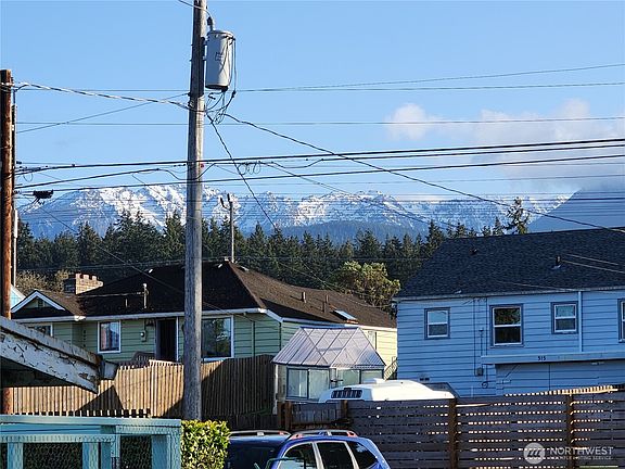 2nd image of 506 E 11th Street