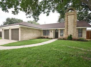 106 Navajo Dr, Victoria, TX 77904