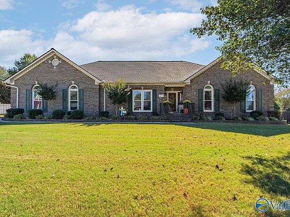 2nd image of 108 Hidden Creek Dr