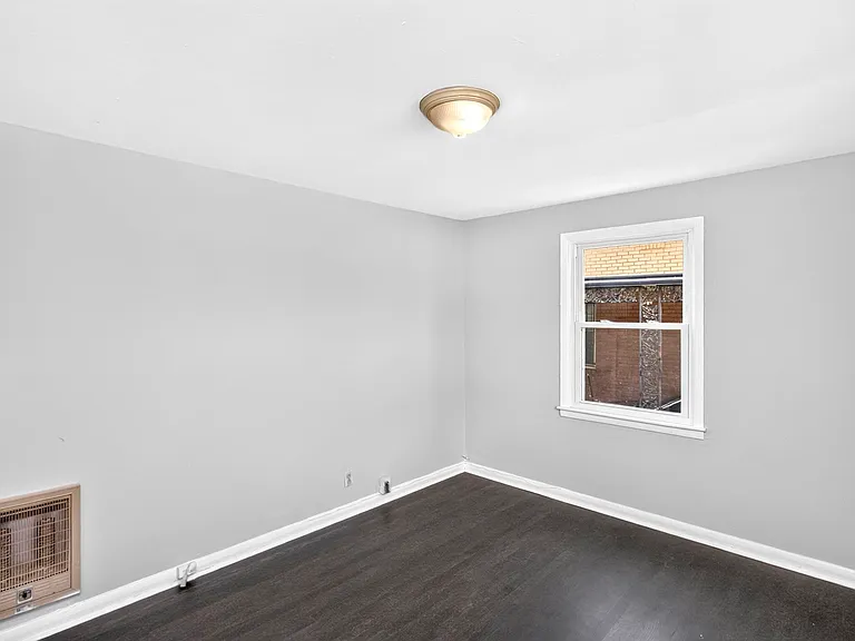 2423 Underwood St — Photo 27