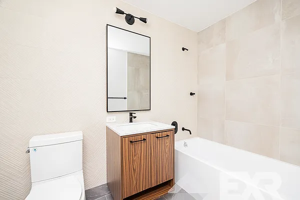 Rented by EXR | media 9