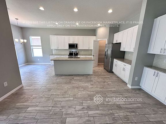 5th image of 225 Majestic Sundown Ct