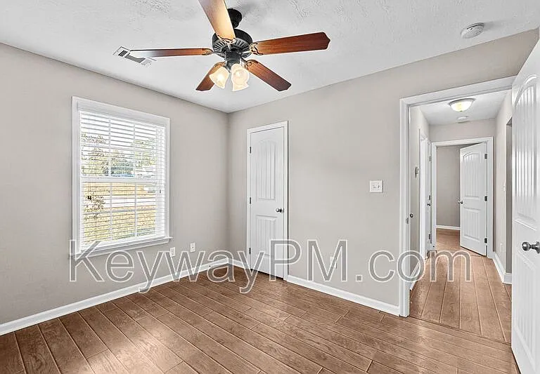 823 Whispering Willow Ct — Photo 18