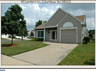40 Lantern Ln, Columbus, NJ 08022