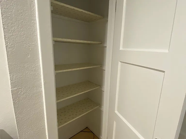 25 Plum Tree Ln #10 — Photo 9