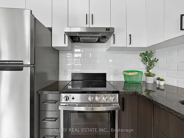 308 King St N #616 — Photo 5