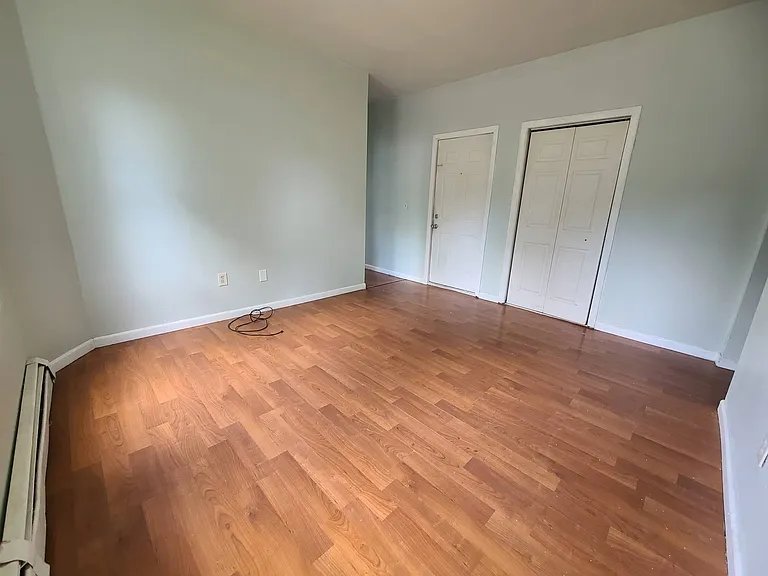 90 Chadwick Ave — Photo 6