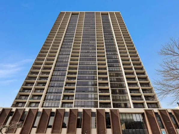1636 N Wells St APT 2405, Chicago, IL 60614