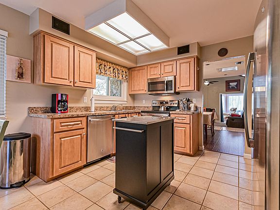 4th image of 238 Ashford Ct