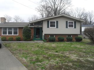 2405 Elkhorn Ln, Shively, KY 40216