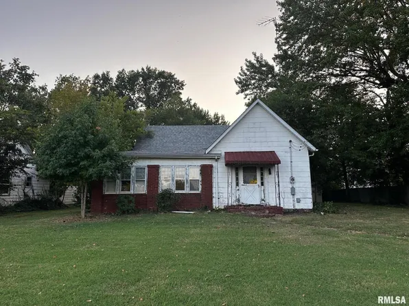 507 S Main St, Benton, IL 62812