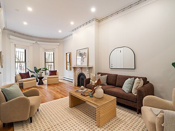 5th image of 98 W Springfield St #1
