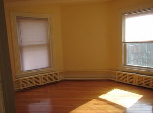 2133 Walnut St APT 4R, Philadelphia, PA 19103