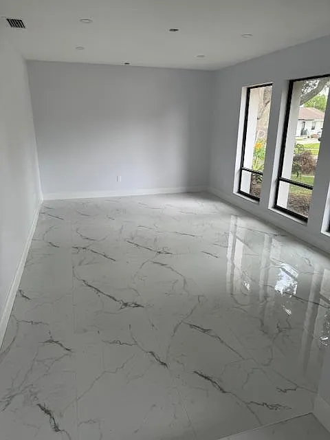 4 bed, 1896 sqft, $3,300 — Photo 3