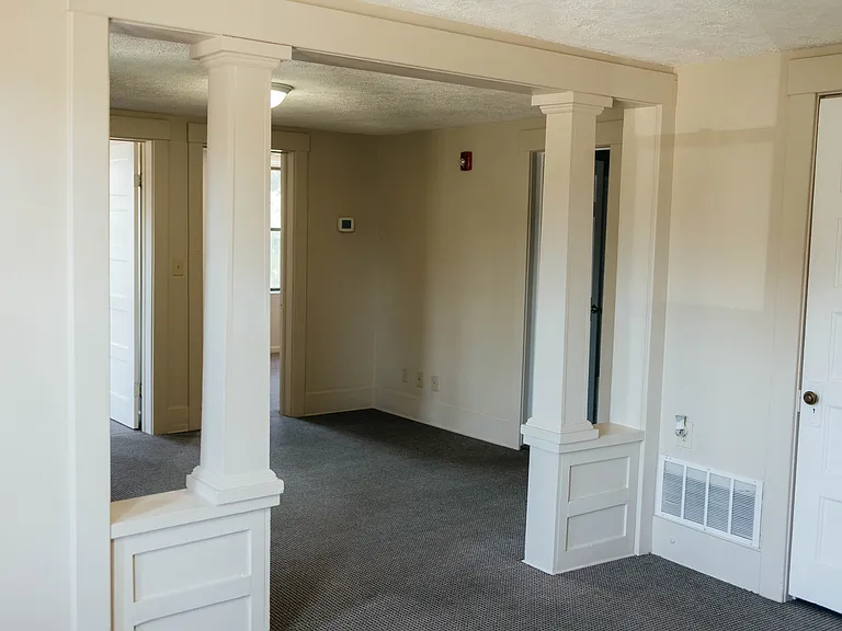 105 E 3rd St #3 — Photo 17