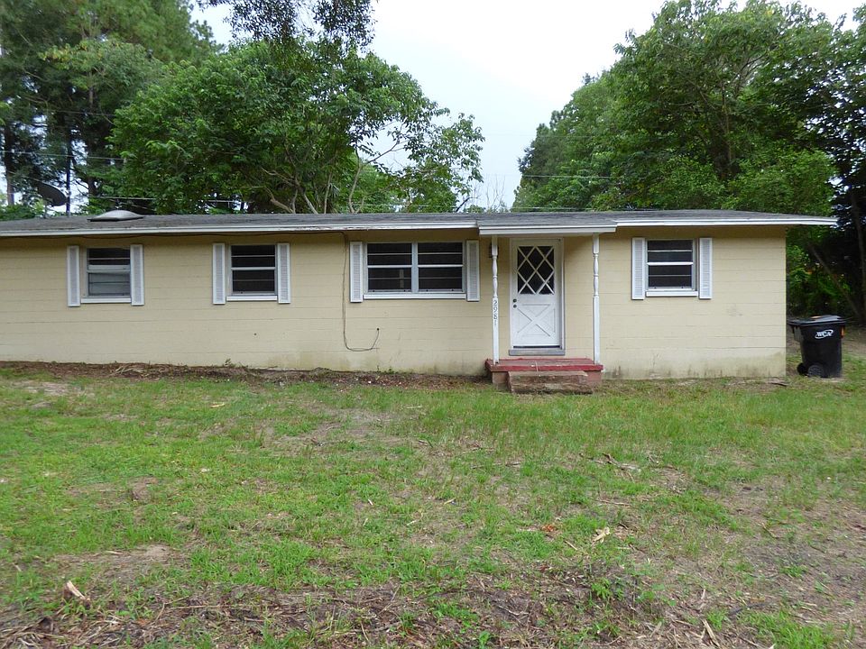 1st image of 2981 SE 18th Ave