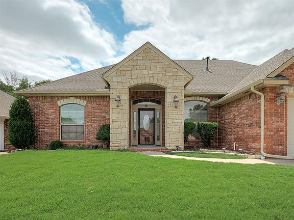 3rd image of 12432 Elizabeth Dr