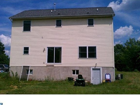 5th image of 719 Jackson Ave