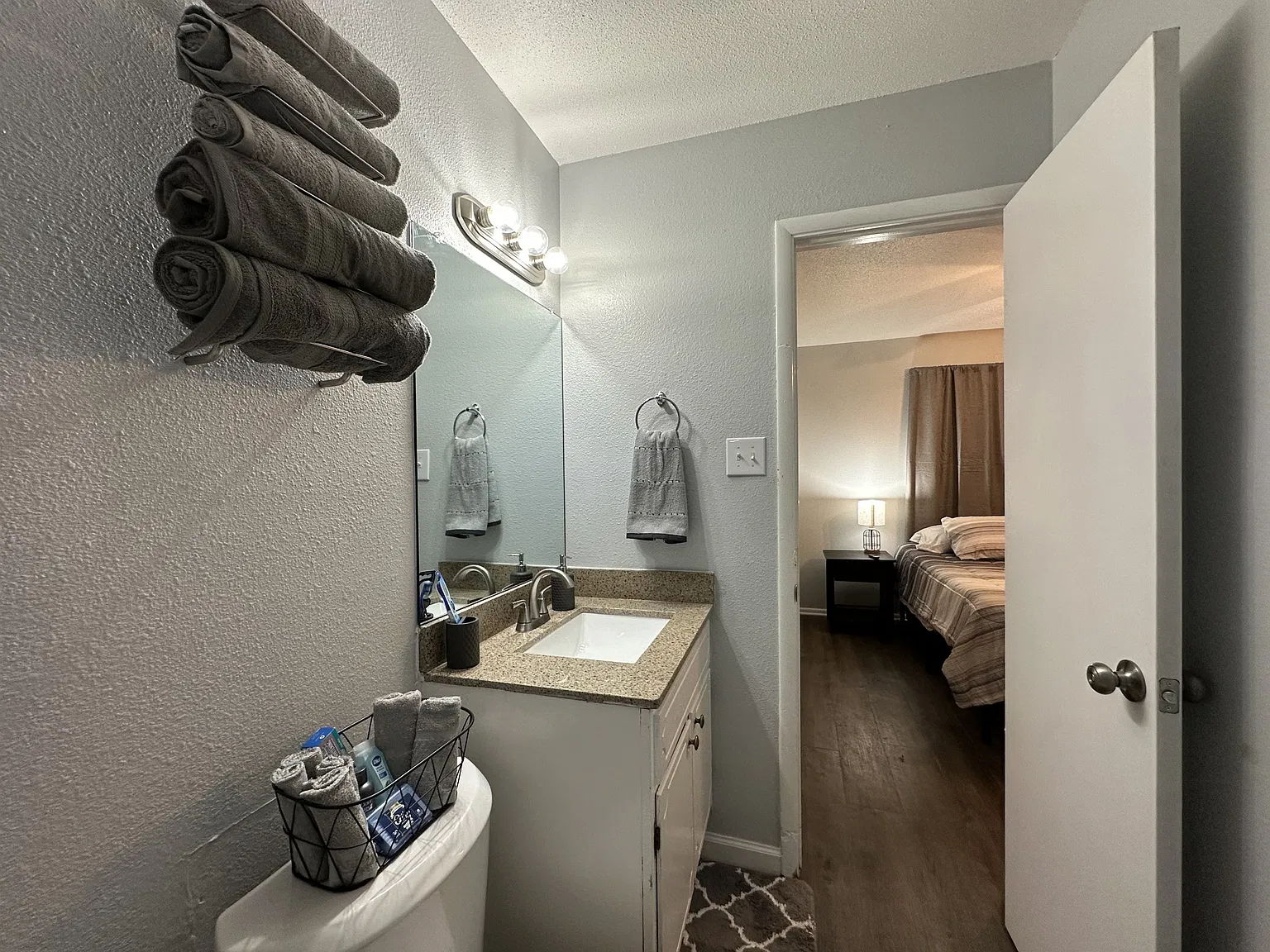 3801 Elizabeth St — Photo 3