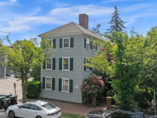 395 Essex St, Salem, MA 01970