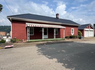 801 High St, Wellsburg, WV 26070