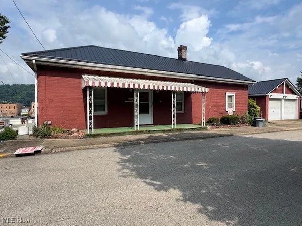 801 High St, Wellsburg, WV 26070