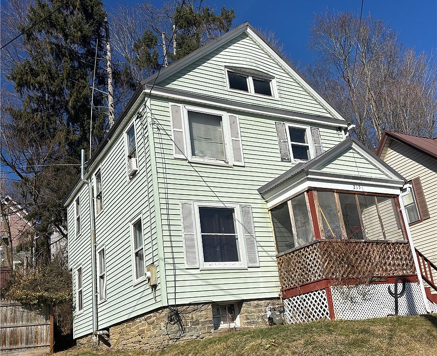 1st image of 215 Seymour St