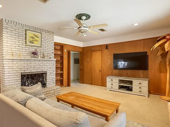 2nd image of 9722 Braesmont Dr