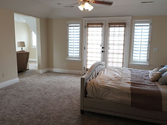 4th image of 567 E Greystone Dr