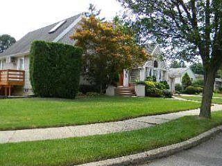 2nd image of 1400 Oak Ln