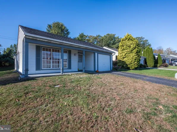 168 Buckingham Dr, Southampton, NJ 08088