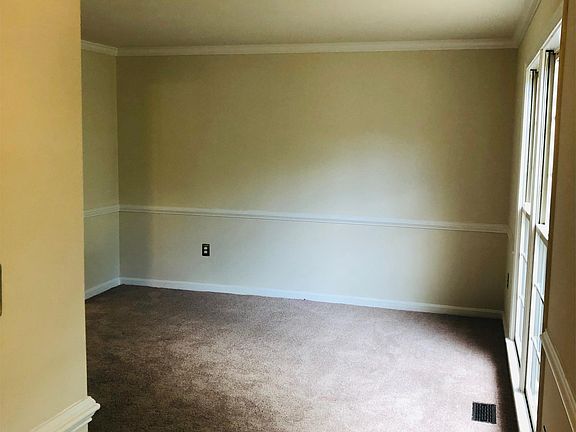 3rd image of 109 Basalt Dr