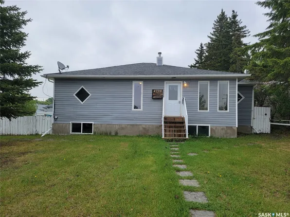 4705 Tribune Street, Macklin, SK S0L 2C0