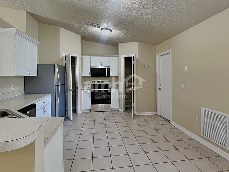 224 Sawyerwood Pl — Photo 3