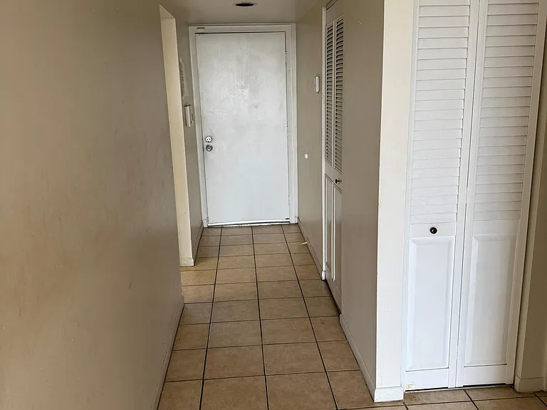 3141 NW 47th Ter #430 — Photo 8