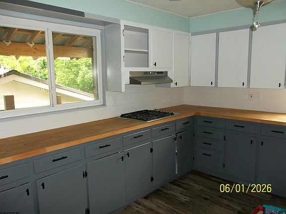 2nd image of 651 W 2nd St